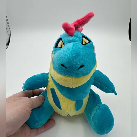 Pokemon Sitting Croconaw 9” Plush w/ Suction Cup Window Cling - Picture 4 of 8